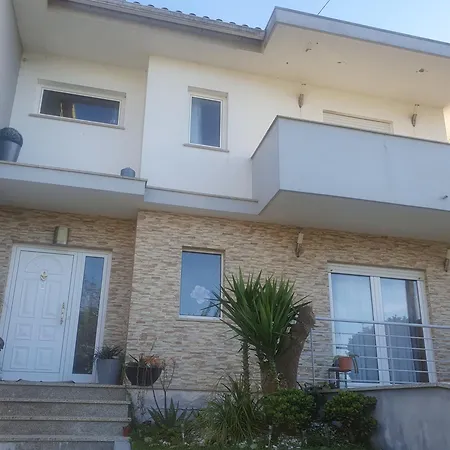 Grace House בית אירוח *